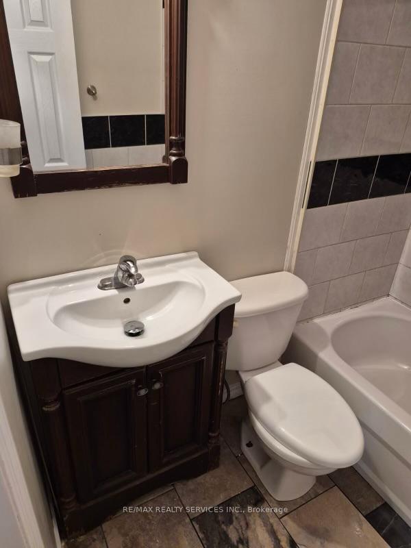 Photo 8 of 211 Kenneth Avenue, Barrie, Painswick South — HOMEH