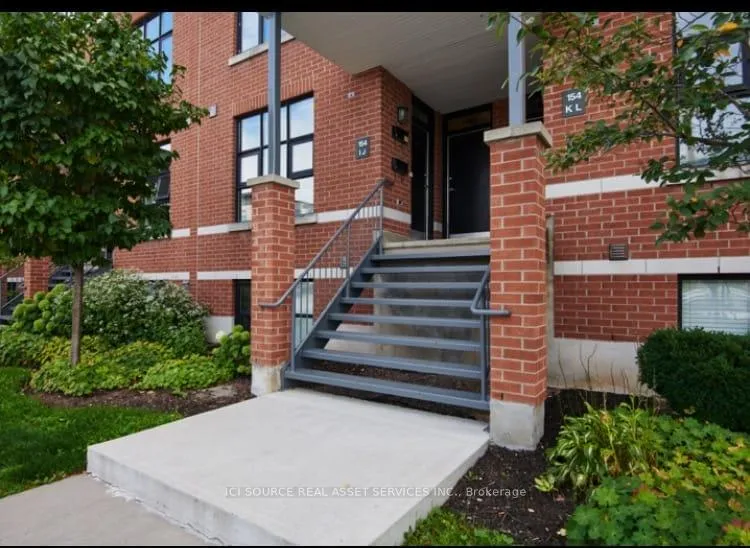 Front of Unit Unit I, 154 Spruce Street