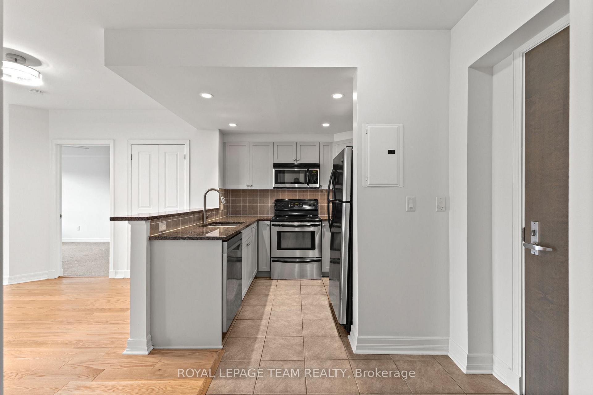 Photo 3 of Unit 503, 200 Besserer Street, Ottawa, Sandy Hill — HOMEH