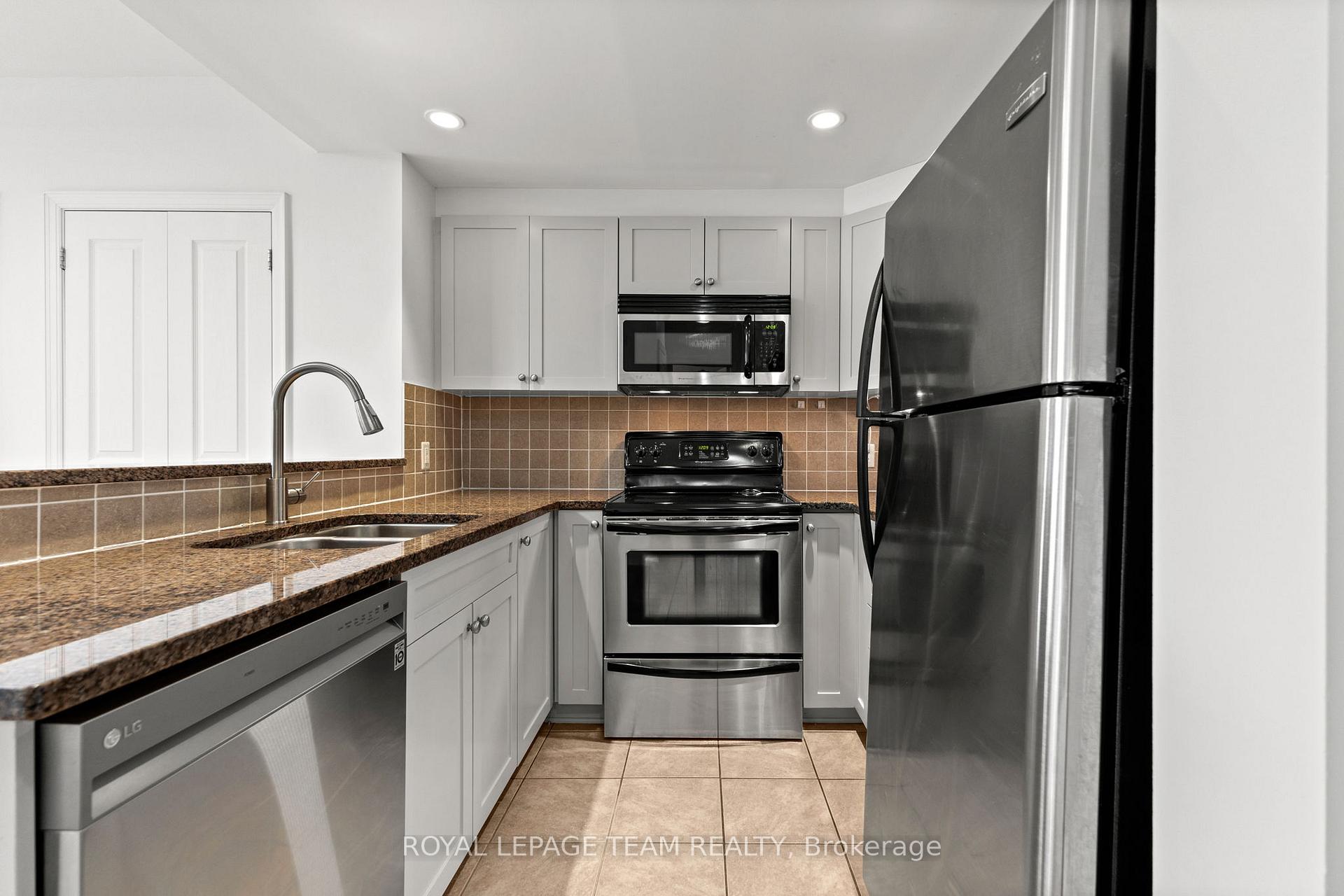 Photo 4 of Unit 503, 200 Besserer Street, Ottawa, Sandy Hill — HOMEH