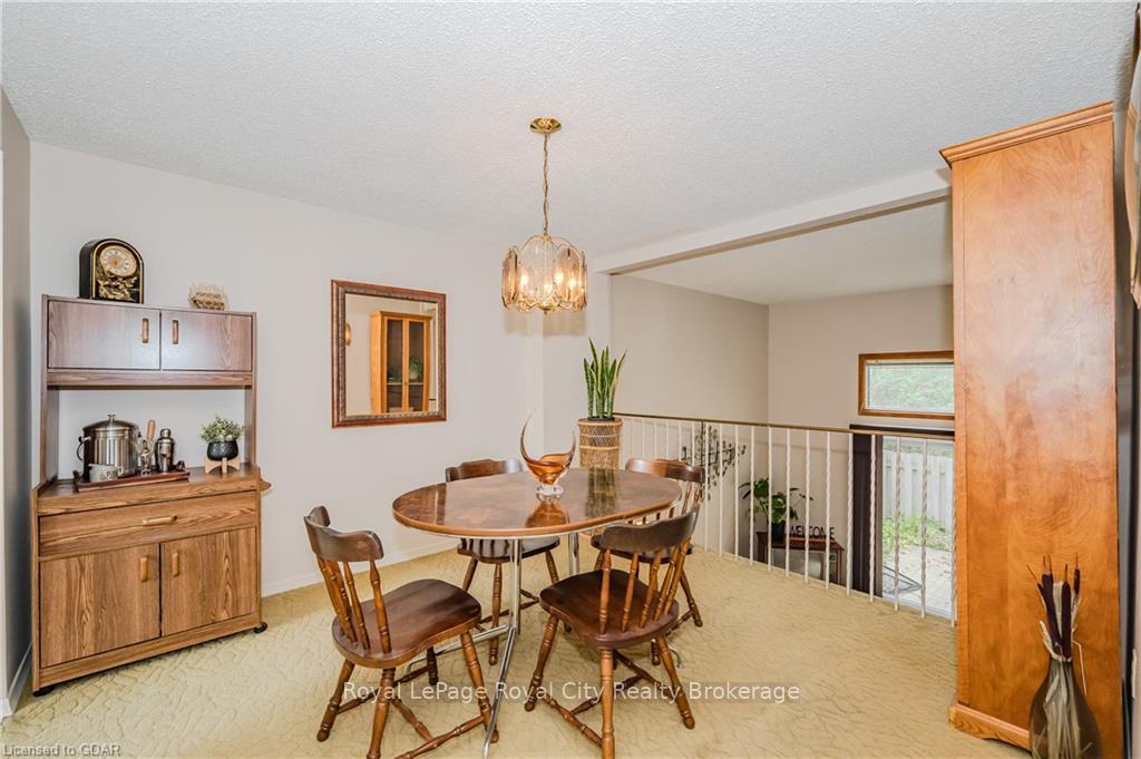 Photo 9 of Unit 5, 2 Worton Avenue, Guelph, Willow West/Sugarbush/West Acres — HOMEH