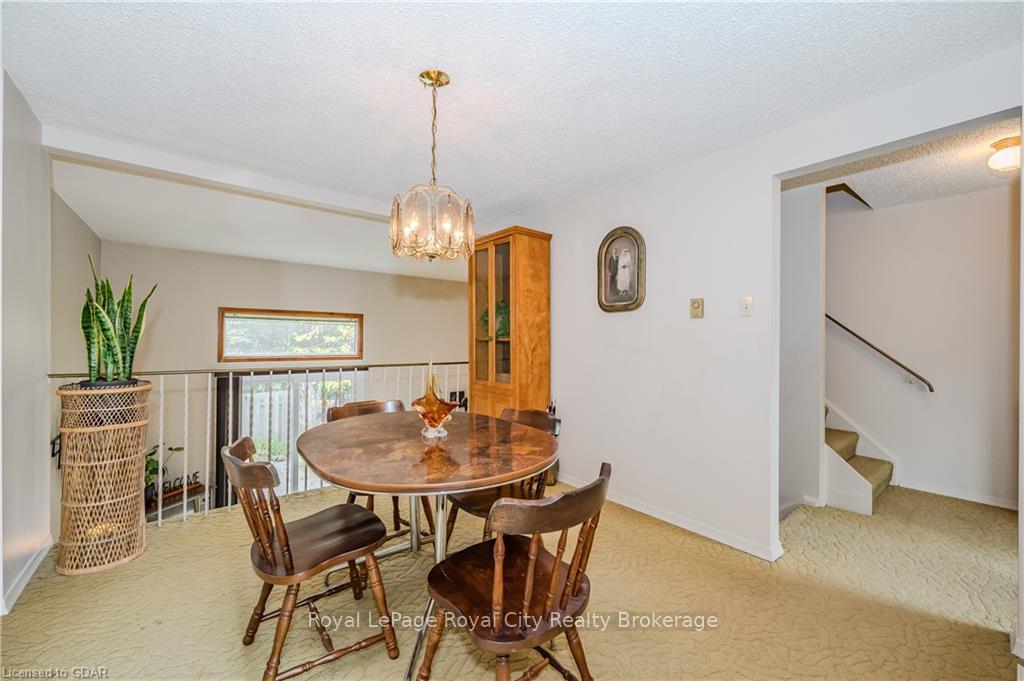 Photo 10 of Unit 5, 2 Worton Avenue, Guelph, Willow West/Sugarbush/West Acres — HOMEH