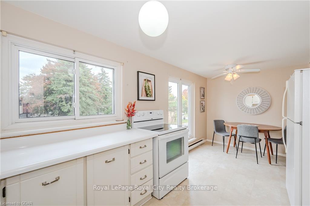 Photo 14 of Unit 5, 2 Worton Avenue, Guelph, Willow West/Sugarbush/West Acres — HOMEH
