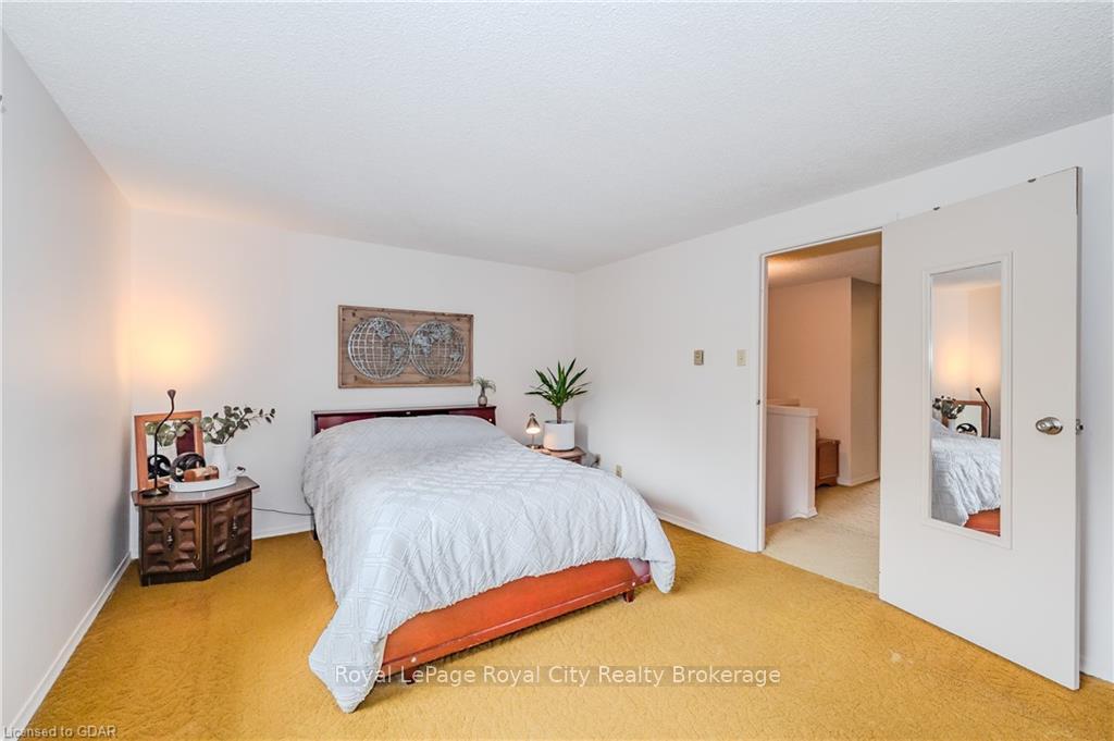 Photo 20 of Unit 5, 2 Worton Avenue, Guelph, Willow West/Sugarbush/West Acres — HOMEH