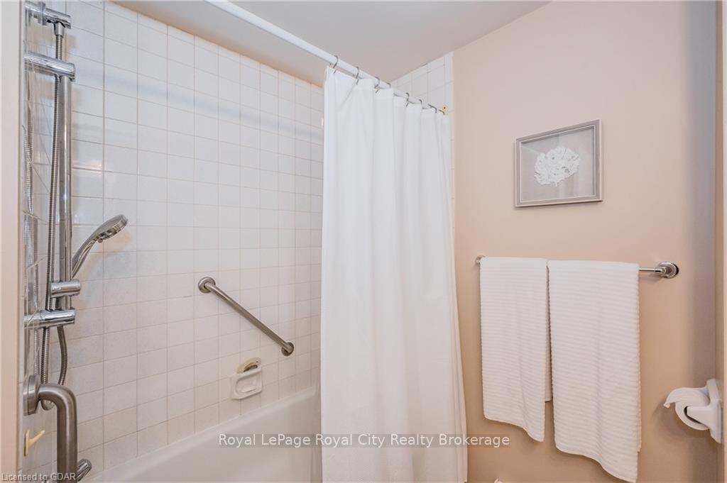 Photo 23 of Unit 5, 2 Worton Avenue, Guelph, Willow West/Sugarbush/West Acres — HOMEH