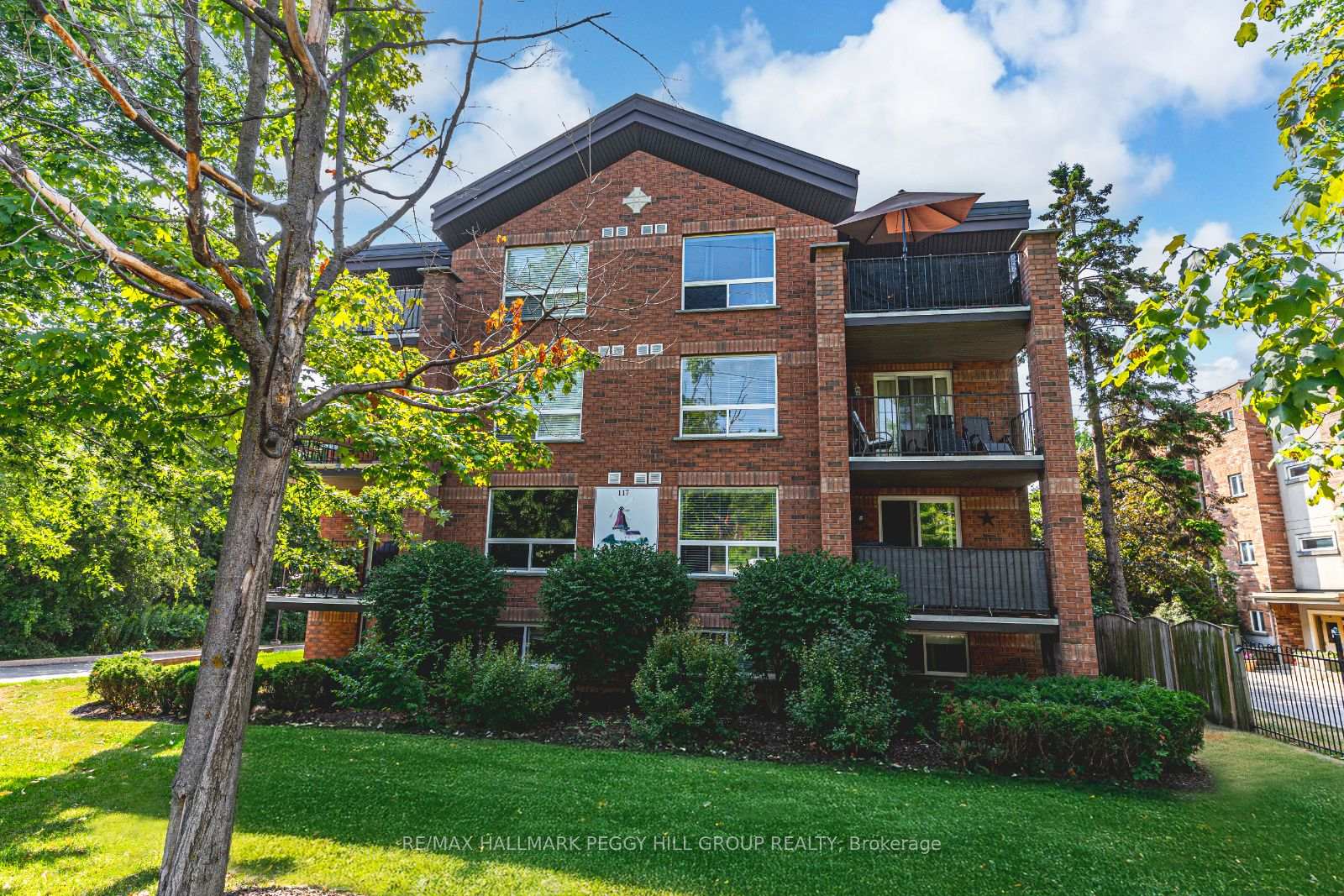 Photo 1 of Unit 203, 117 Edgehill Drive, Barrie, Letitia Heights — HOMEH