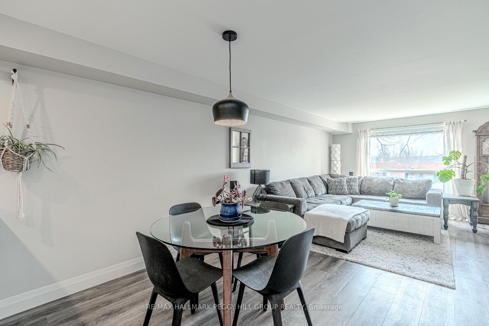 Photo 5 of Unit 203, 117 Edgehill Drive, Barrie, Letitia Heights — HOMEH