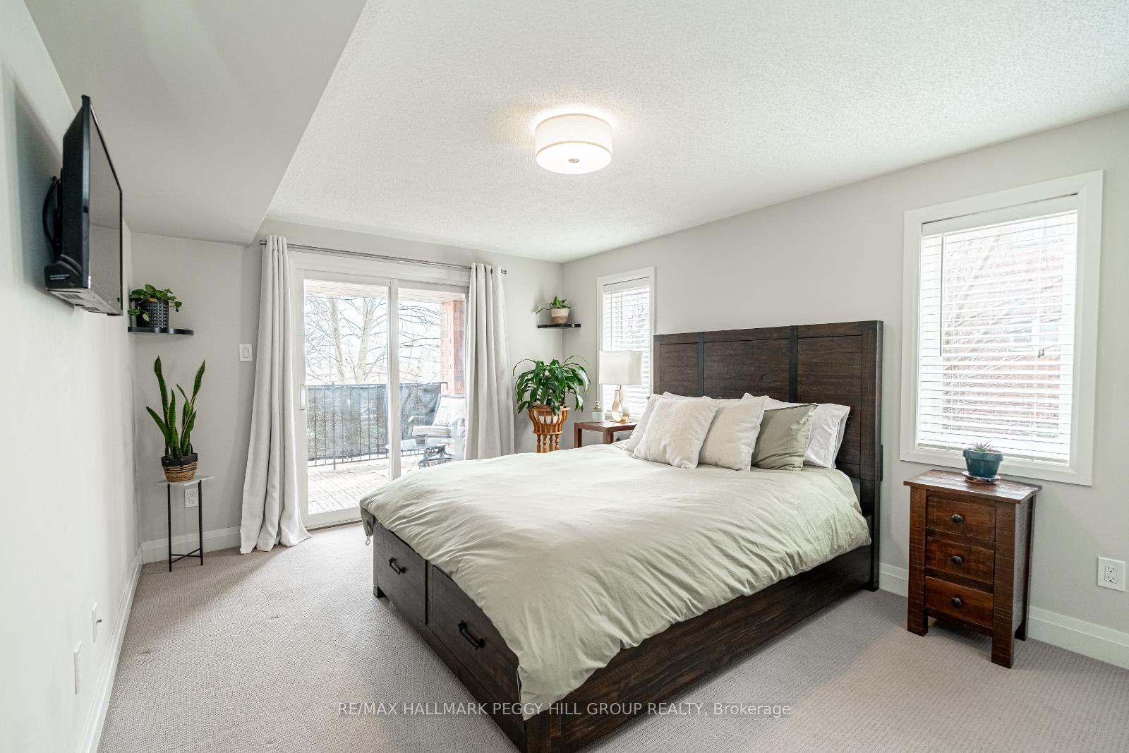 Photo 8 of Unit 203, 117 Edgehill Drive, Barrie, Letitia Heights — HOMEH