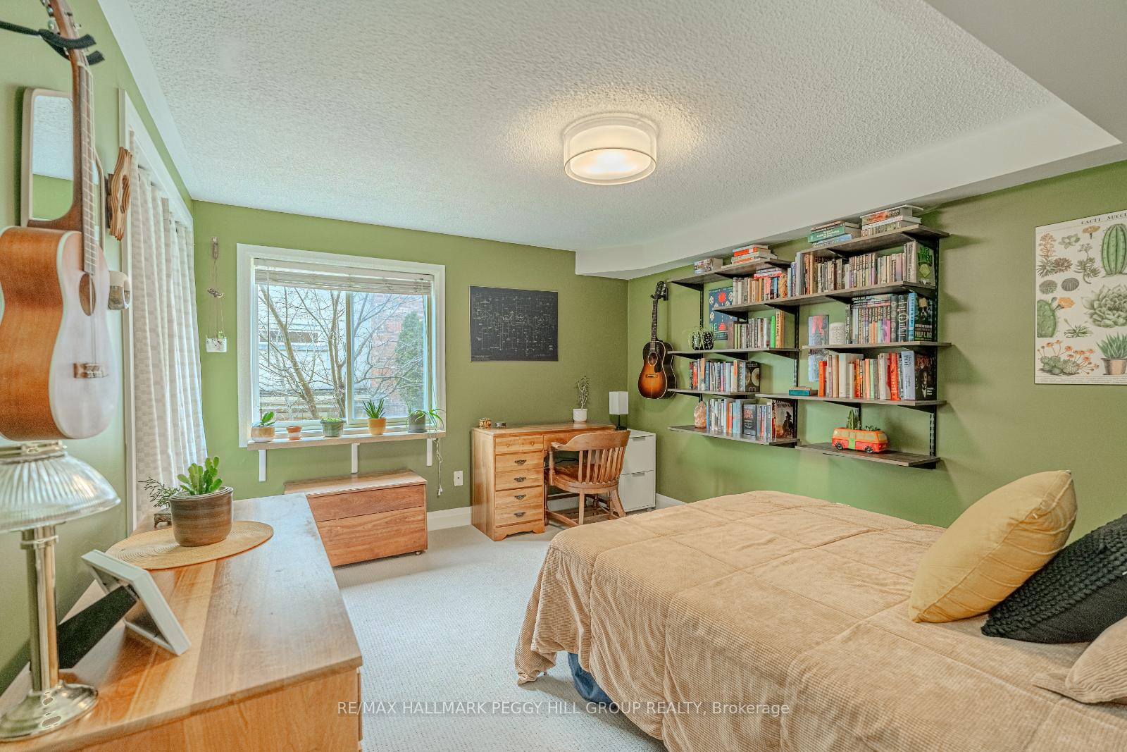 Photo 9 of Unit 203, 117 Edgehill Drive, Barrie, Letitia Heights — HOMEH