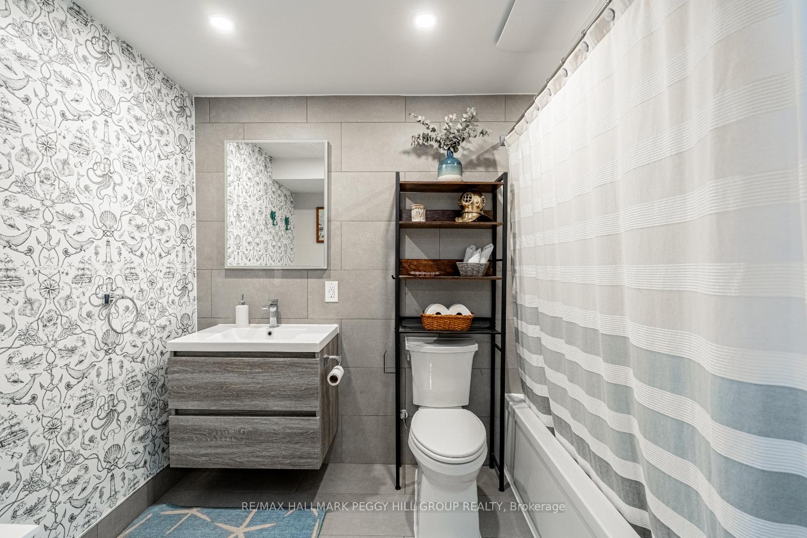 Photo 11 of Unit 203, 117 Edgehill Drive, Barrie, Letitia Heights — HOMEH