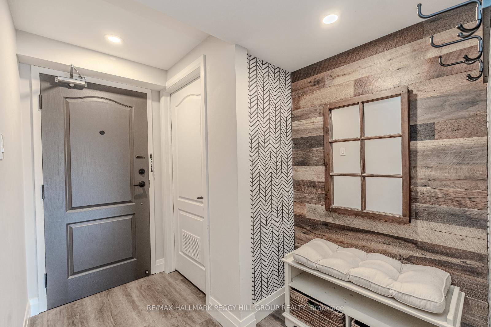 Photo 12 of Unit 203, 117 Edgehill Drive, Barrie, Letitia Heights — HOMEH