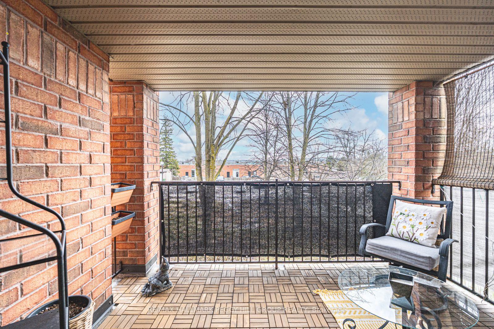 Photo 14 of Unit 203, 117 Edgehill Drive, Barrie, Letitia Heights — HOMEH