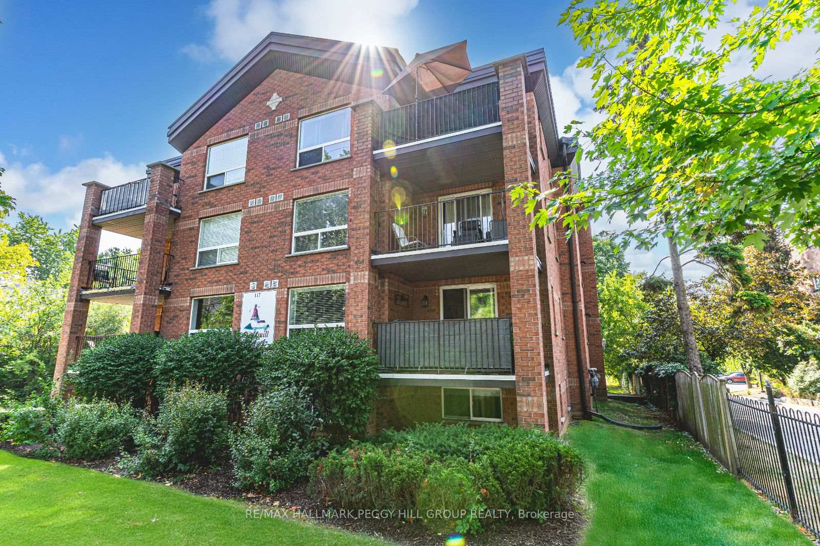 Photo 16 of Unit 203, 117 Edgehill Drive, Barrie, Letitia Heights — HOMEH