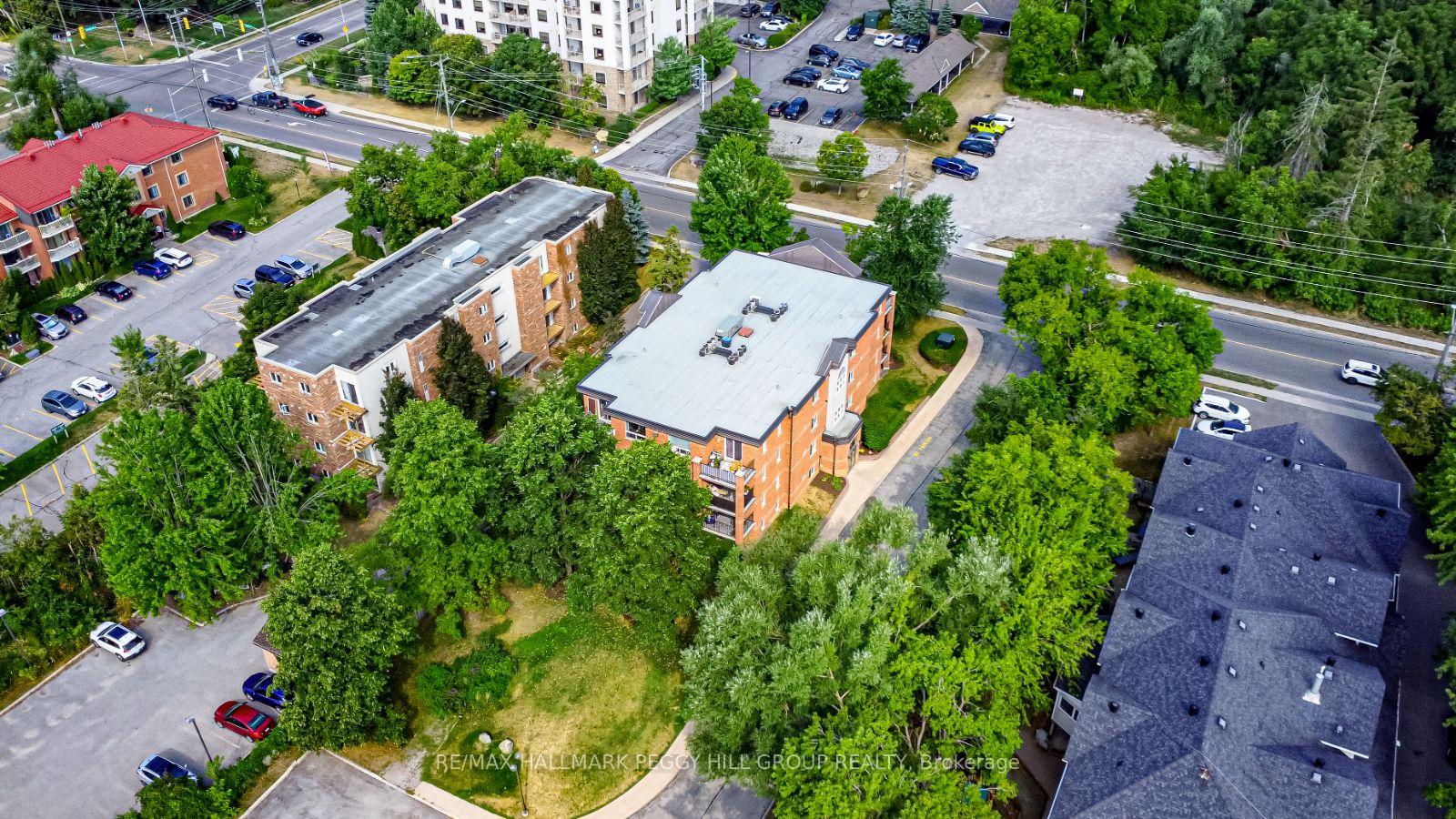 Photo 17 of Unit 203, 117 Edgehill Drive, Barrie, Letitia Heights — HOMEH
