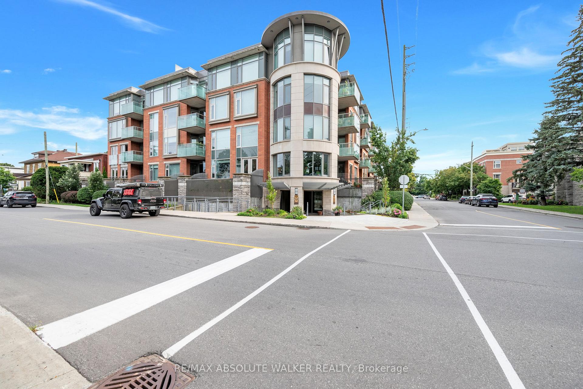 Front of Unit 304, 295 Mackay Street
