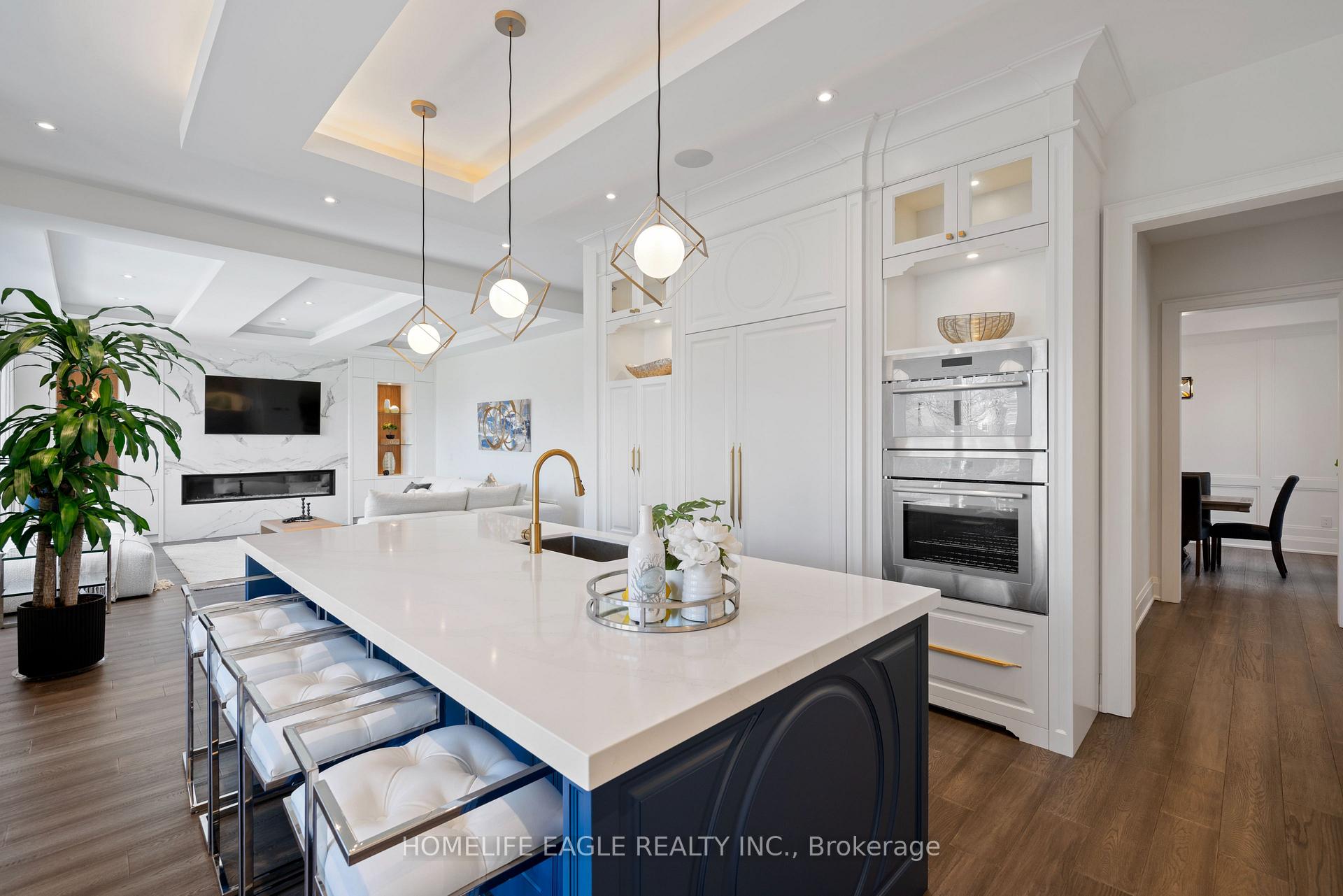 Photo 10 of 24 Royal Road, Aurora, Aurora Village — HOMEH