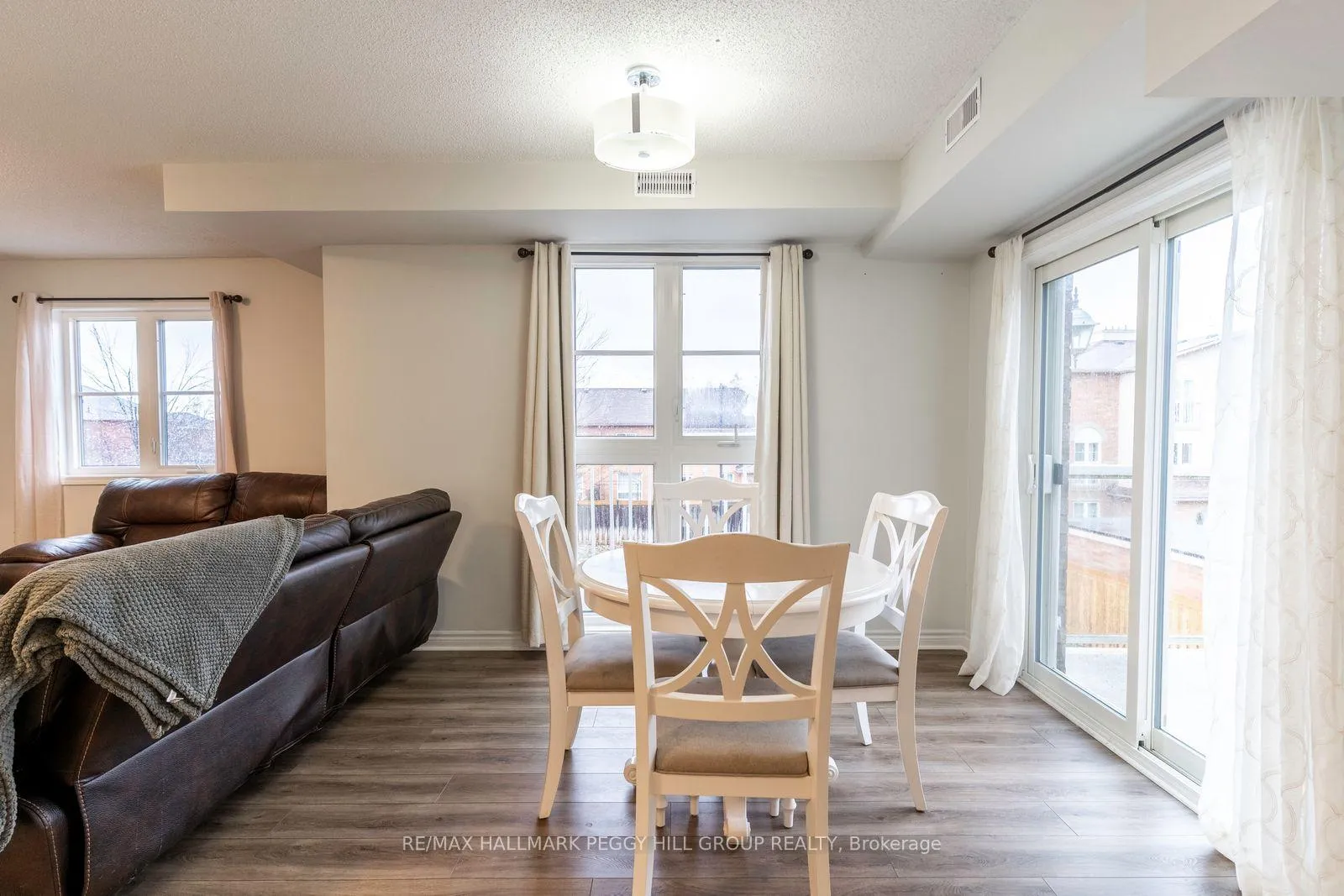 Photo 4 of Unit 2, 141 Sydenham Wells, Barrie, Georgian Drive — HOMEH