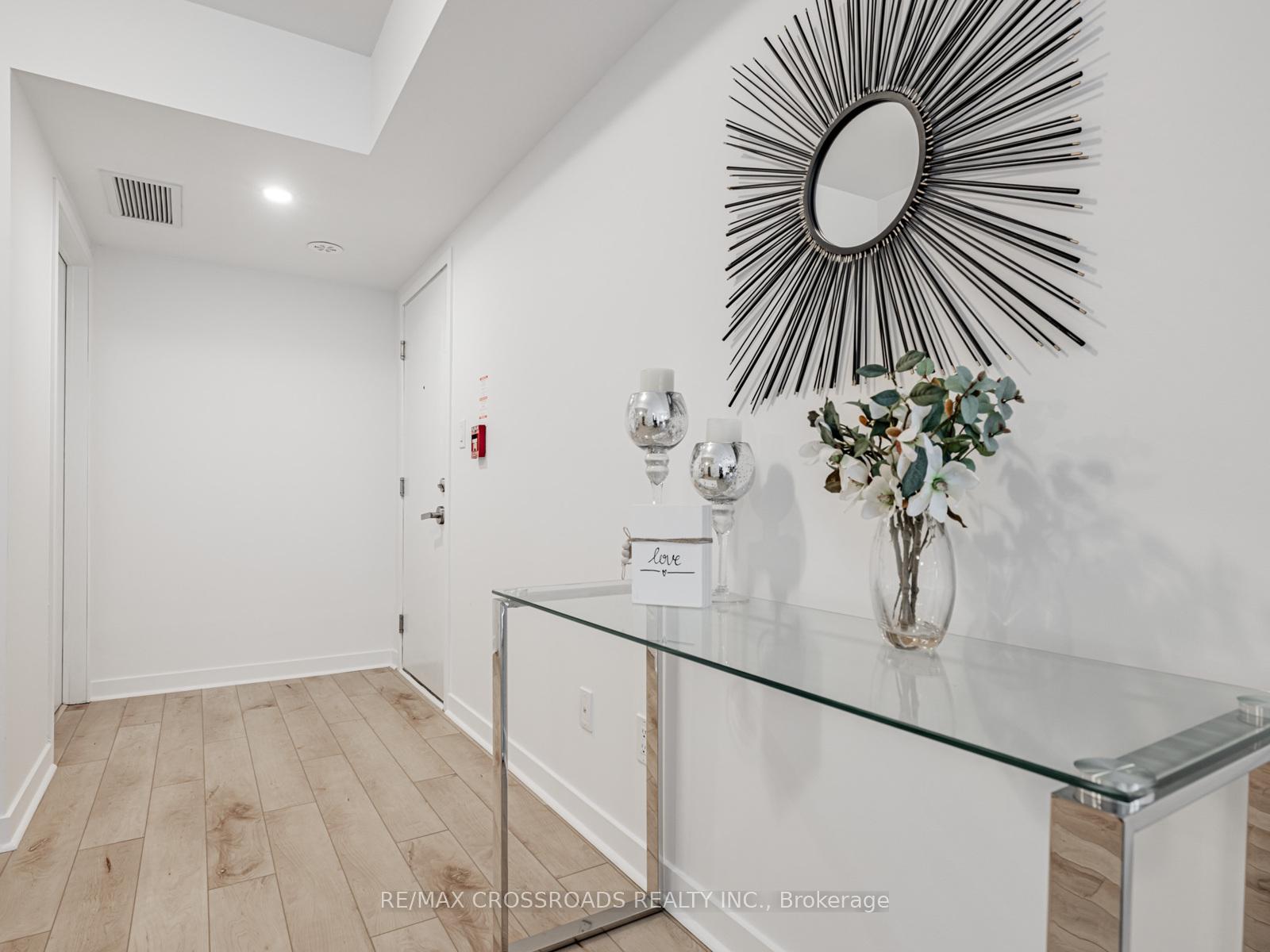 Photo 8 of Unit 4, 12 Marquette Avenue, Toronto, Englemount-Lawrence — HOMEH
