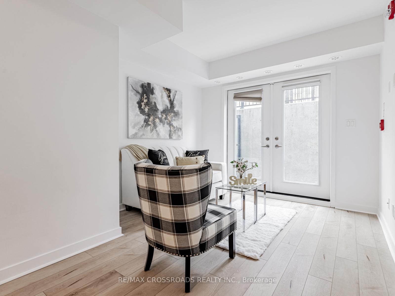 Photo 11 of Unit 4, 12 Marquette Avenue, Toronto, Englemount-Lawrence — HOMEH