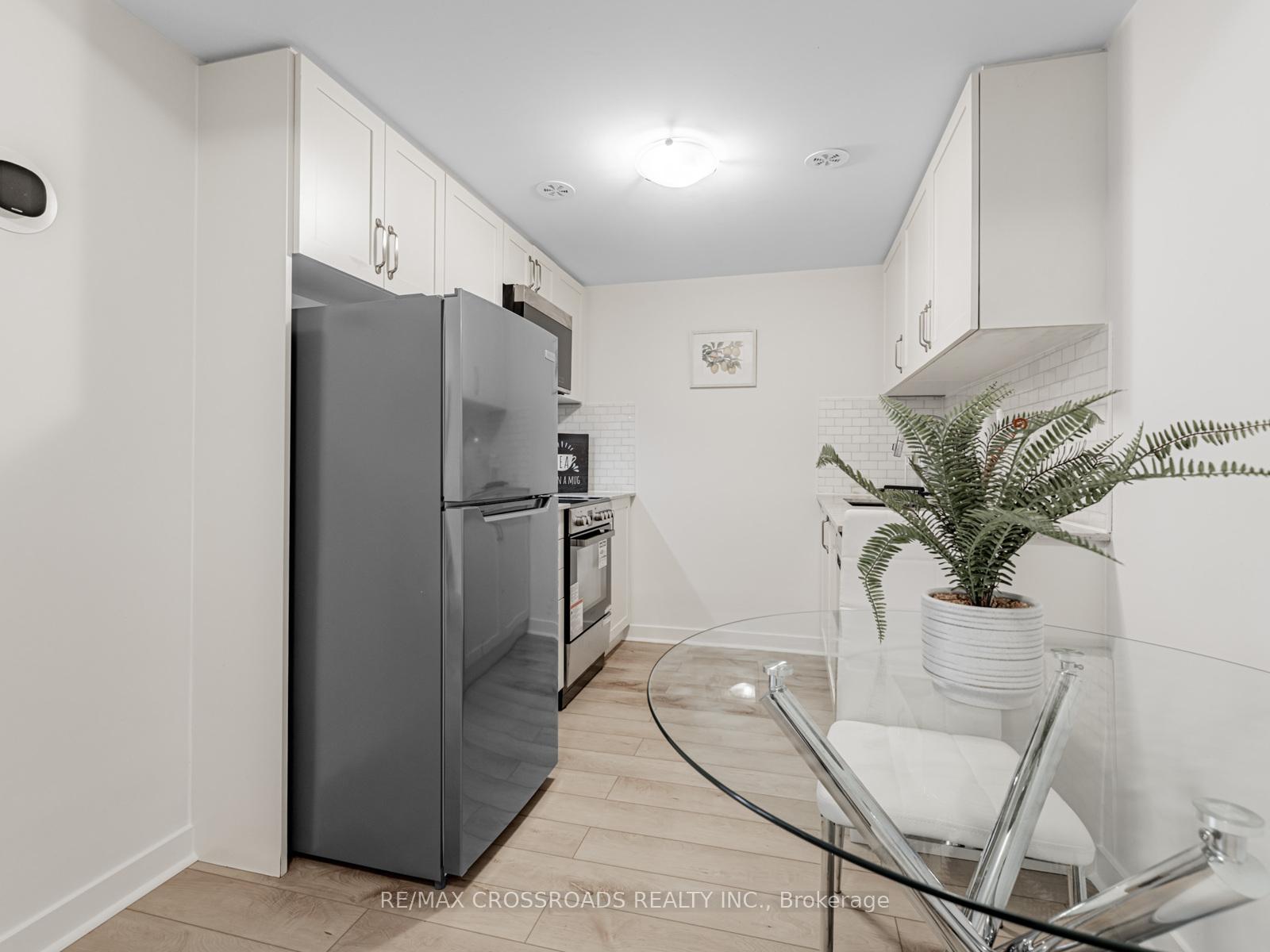 Photo 17 of Unit 4, 12 Marquette Avenue, Toronto, Englemount-Lawrence — HOMEH