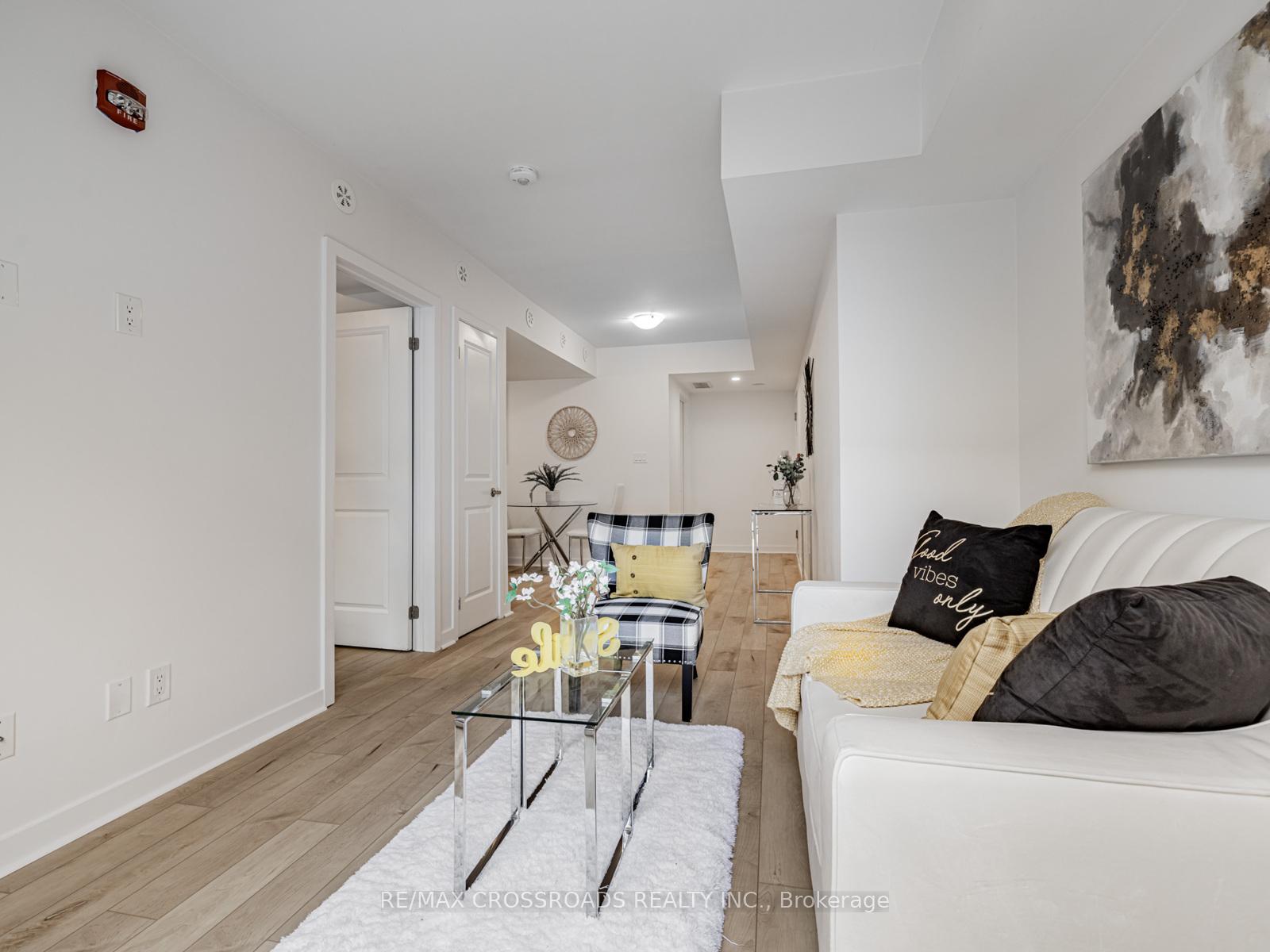 Photo 18 of Unit 4, 12 Marquette Avenue, Toronto, Englemount-Lawrence — HOMEH