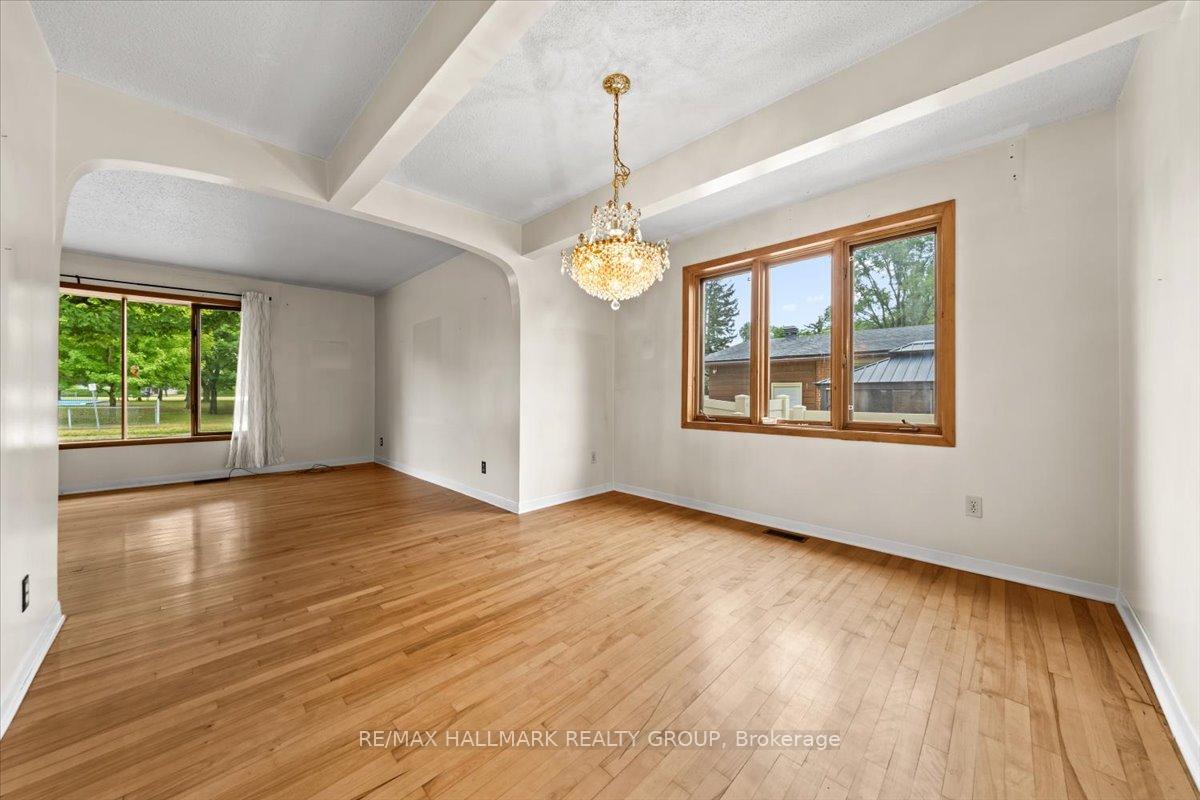 Photo 6 of 2140 Tawney Road, Ottawa, Hawthorne Meadows — HOMEH