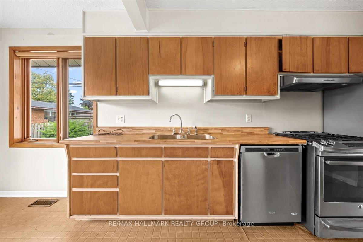 Photo 7 of 2140 Tawney Road, Ottawa, Hawthorne Meadows — HOMEH