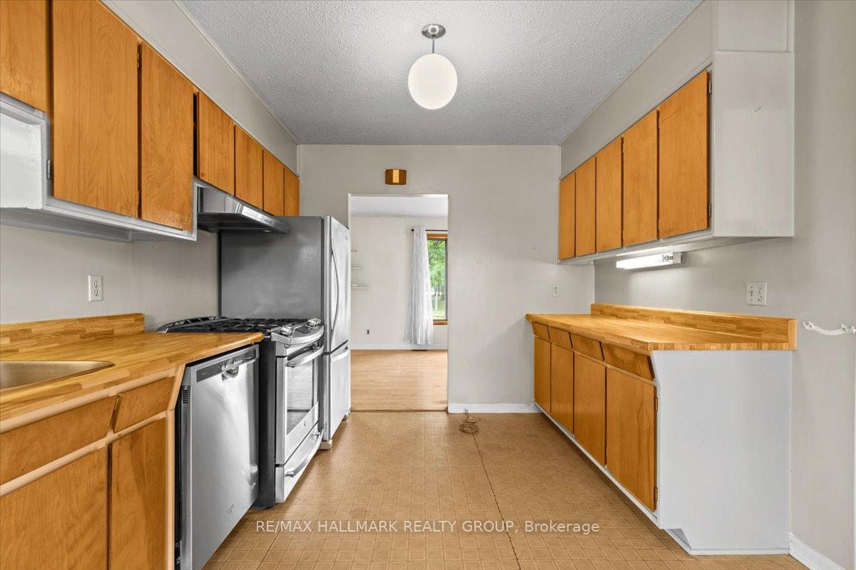 Photo 17 of 2140 Tawney Road, Ottawa, Hawthorne Meadows — HOMEH