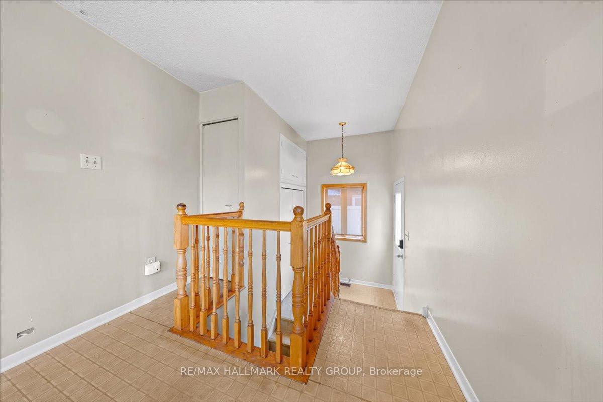 Photo 13 of 2140 Tawney Road, Ottawa, Hawthorne Meadows — HOMEH