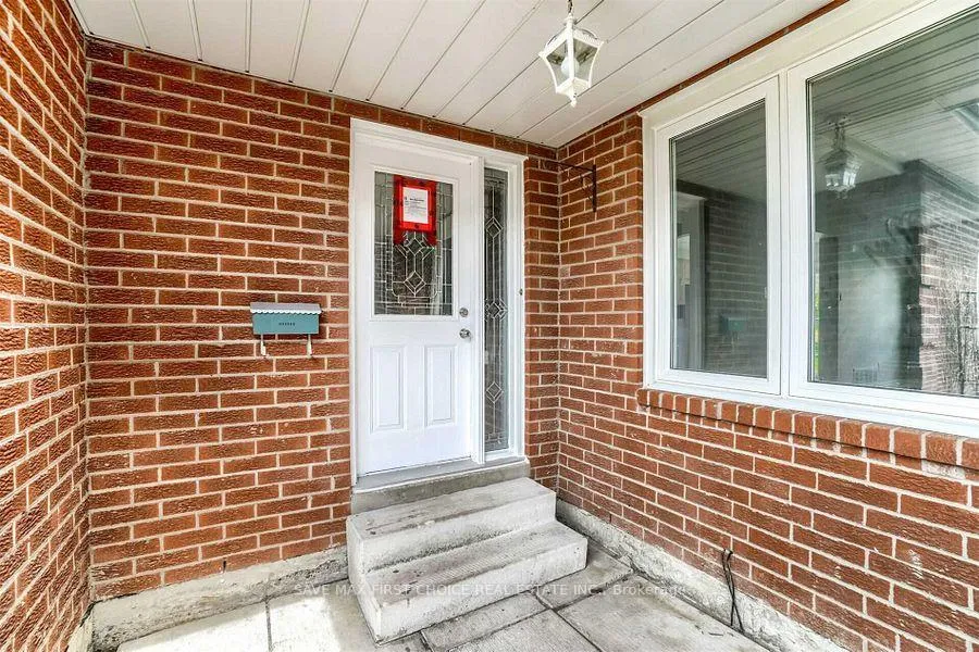 Photo 2 of 6 Wildercroft Avenue, Brampton, Brampton North — HOMEH