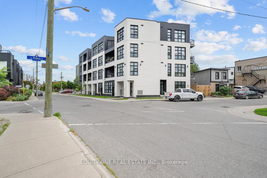 Front of Unit 105, 101 Pinhey Street