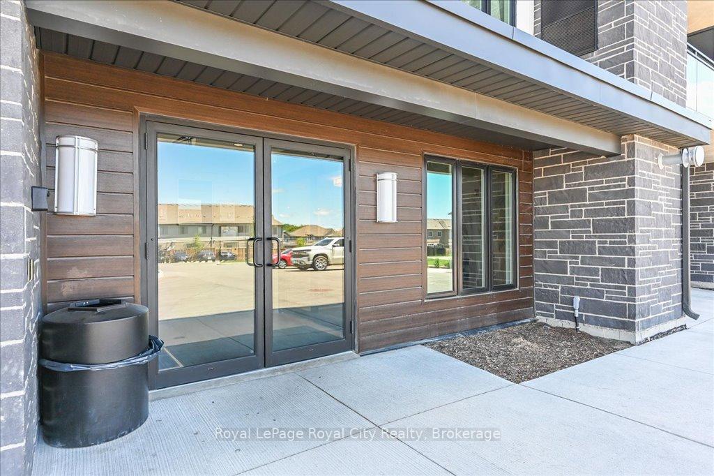 Photo 5 of Unit 105, 108 Summit Ridge Drive, Guelph, Grange Road — HOMEH