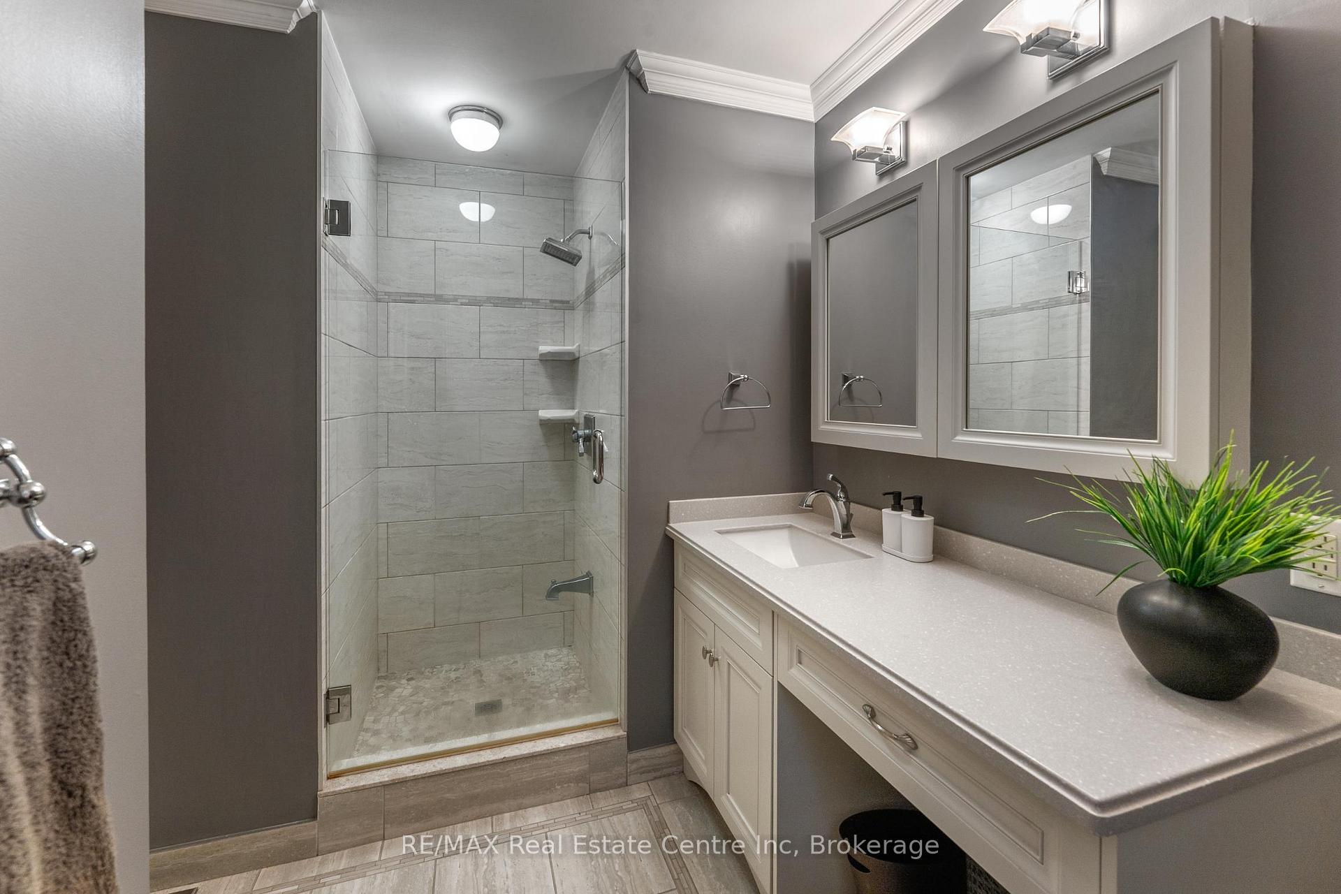 Photo 13 of Unit 3, 94 Woodlawn Road E, Guelph, Victoria North — HOMEH
