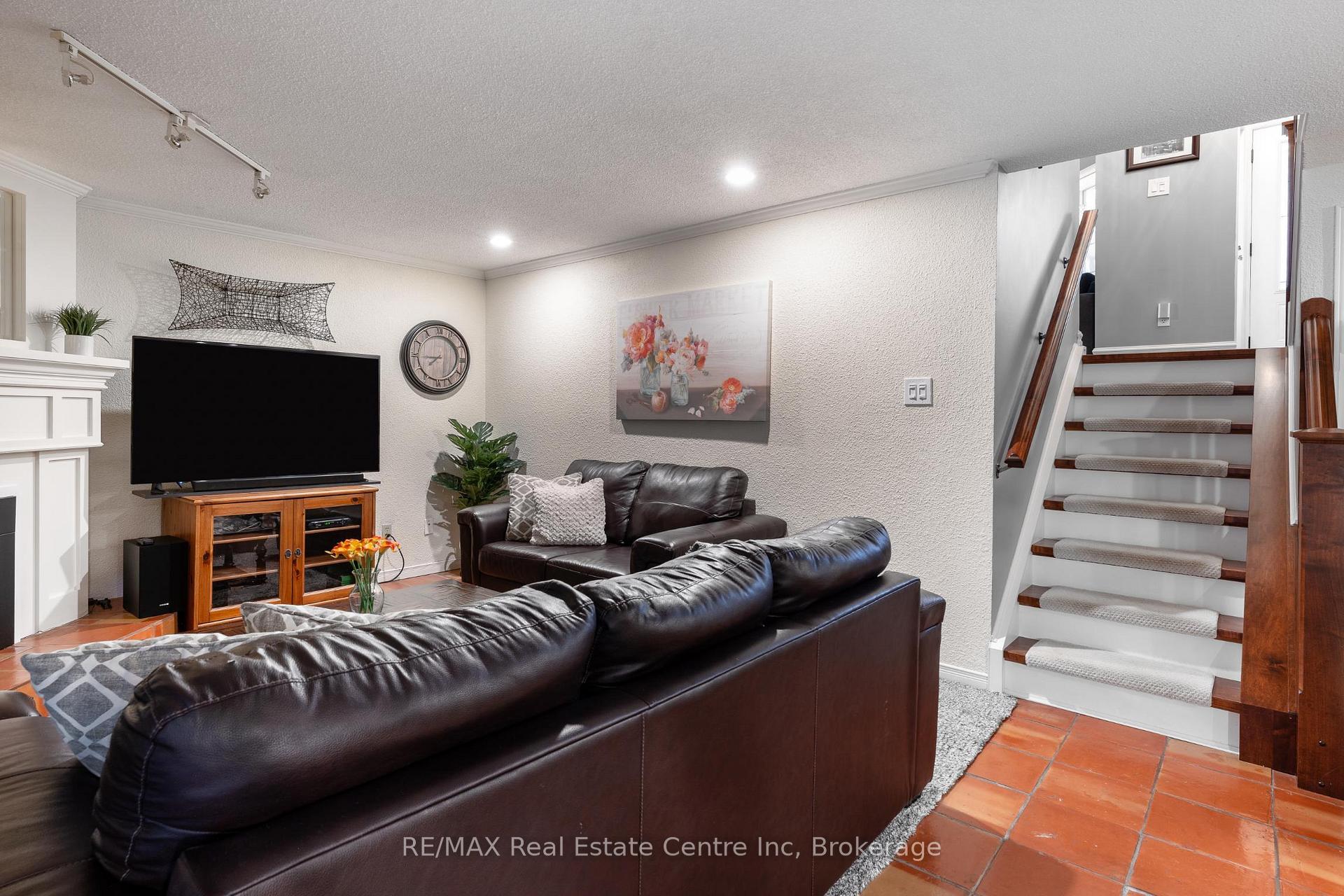 Photo 17 of Unit 3, 94 Woodlawn Road E, Guelph, Victoria North — HOMEH