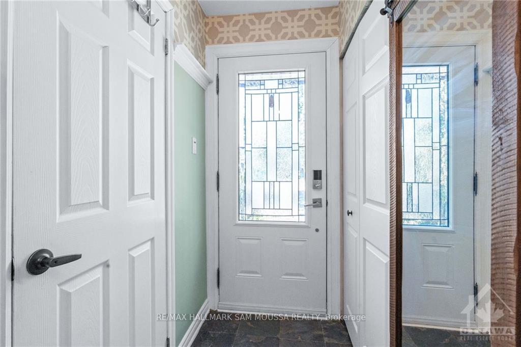 Photo 5 of 10 Lotus Court, Ottawa, Carson Grove — HOMEH