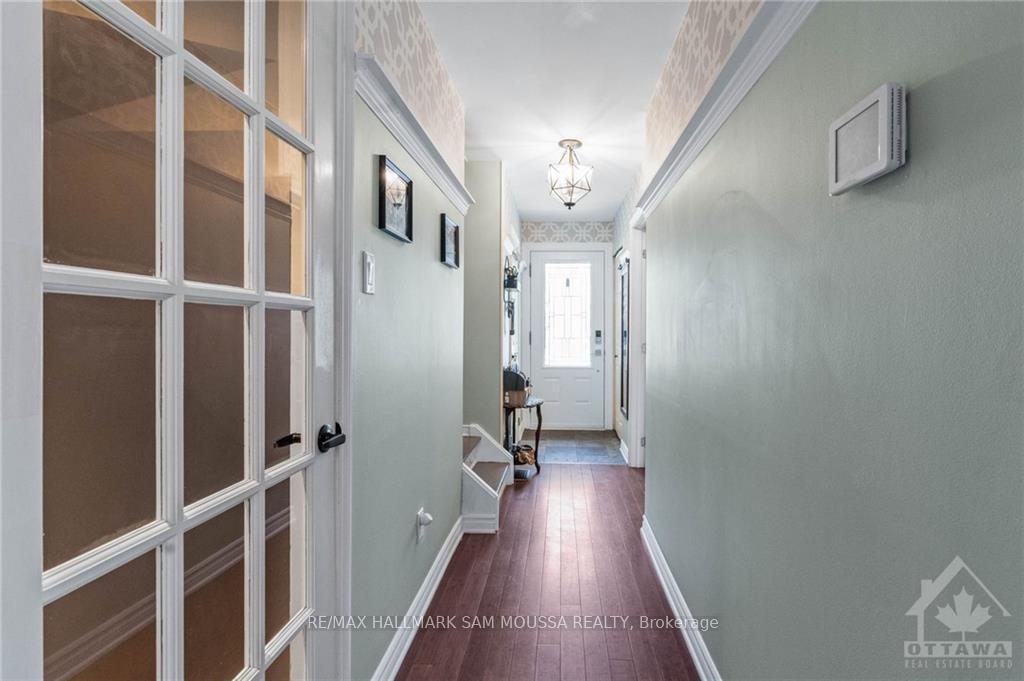 Photo 6 of 10 Lotus Court, Ottawa, Carson Grove — HOMEH