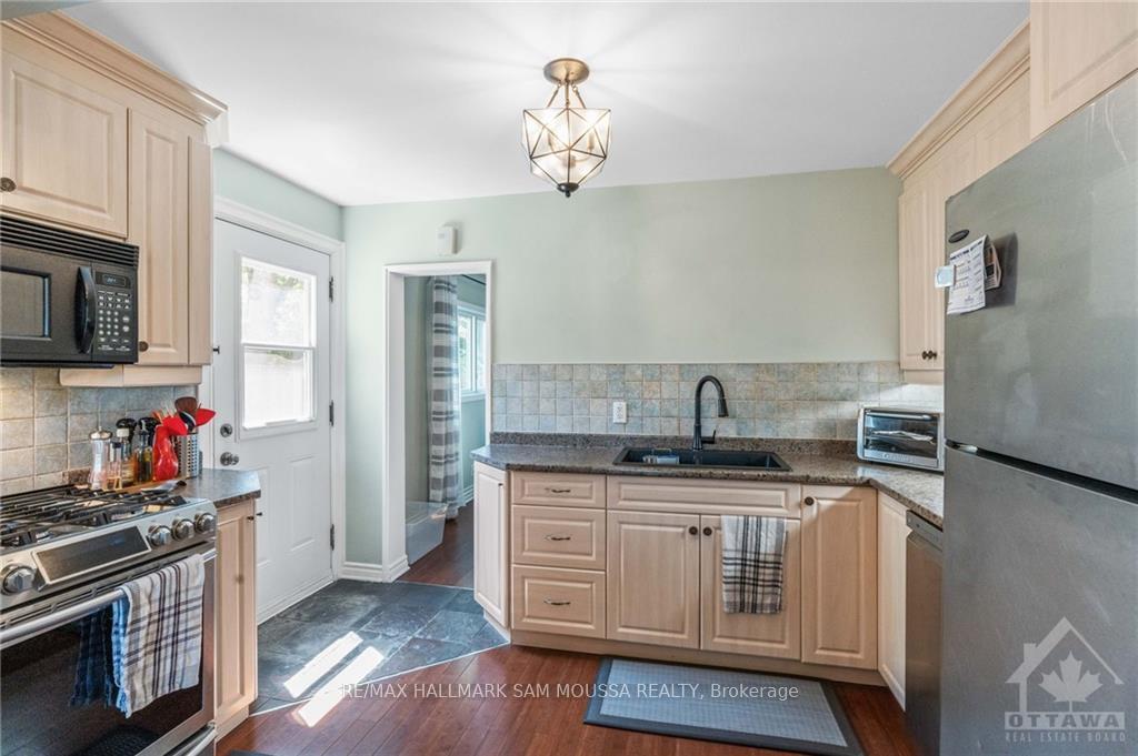 Photo 10 of 10 Lotus Court, Ottawa, Carson Grove — HOMEH