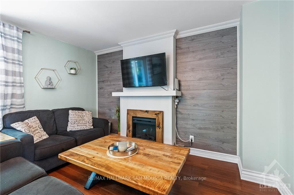 Photo 13 of 10 Lotus Court, Ottawa, Carson Grove — HOMEH