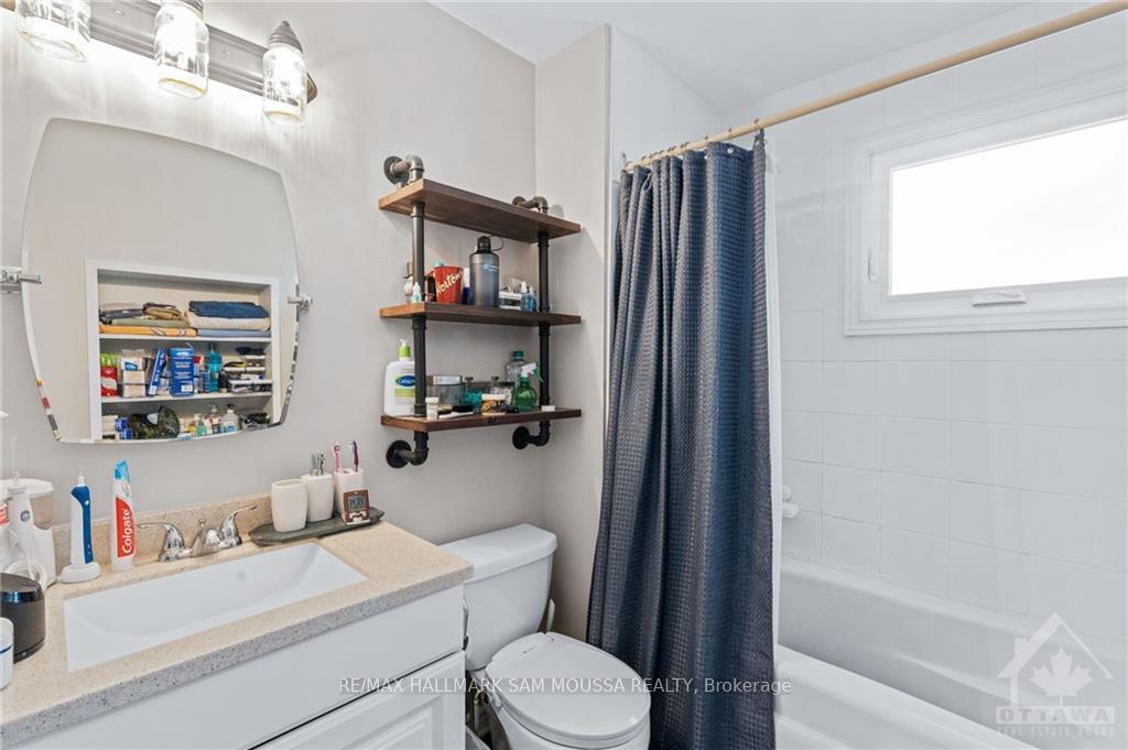 Photo 17 of 10 Lotus Court, Ottawa, Carson Grove — HOMEH