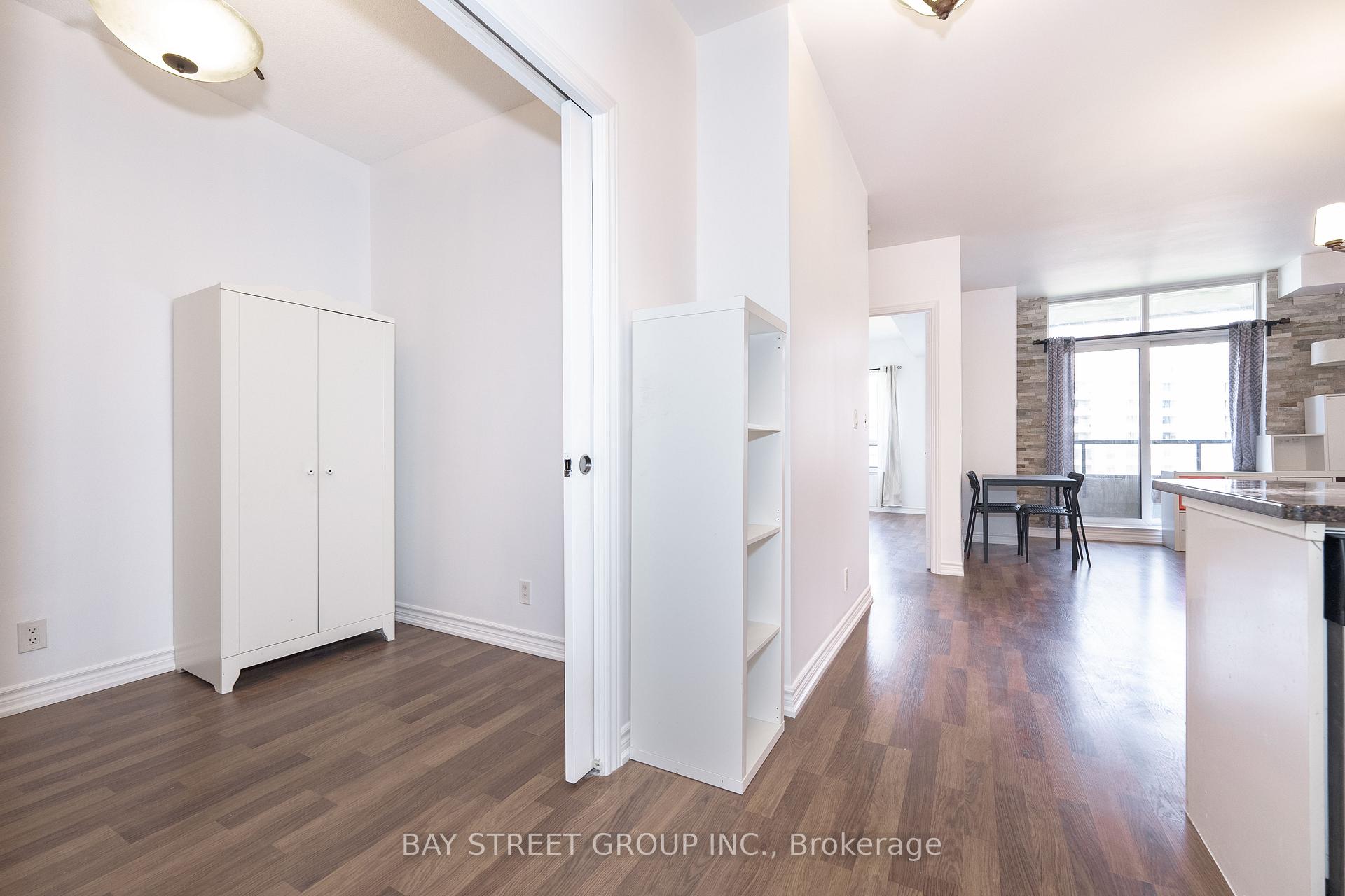 Photo 9 of Unit 1406, 9225 Jane Street, Vaughan, Maple — HOMEH