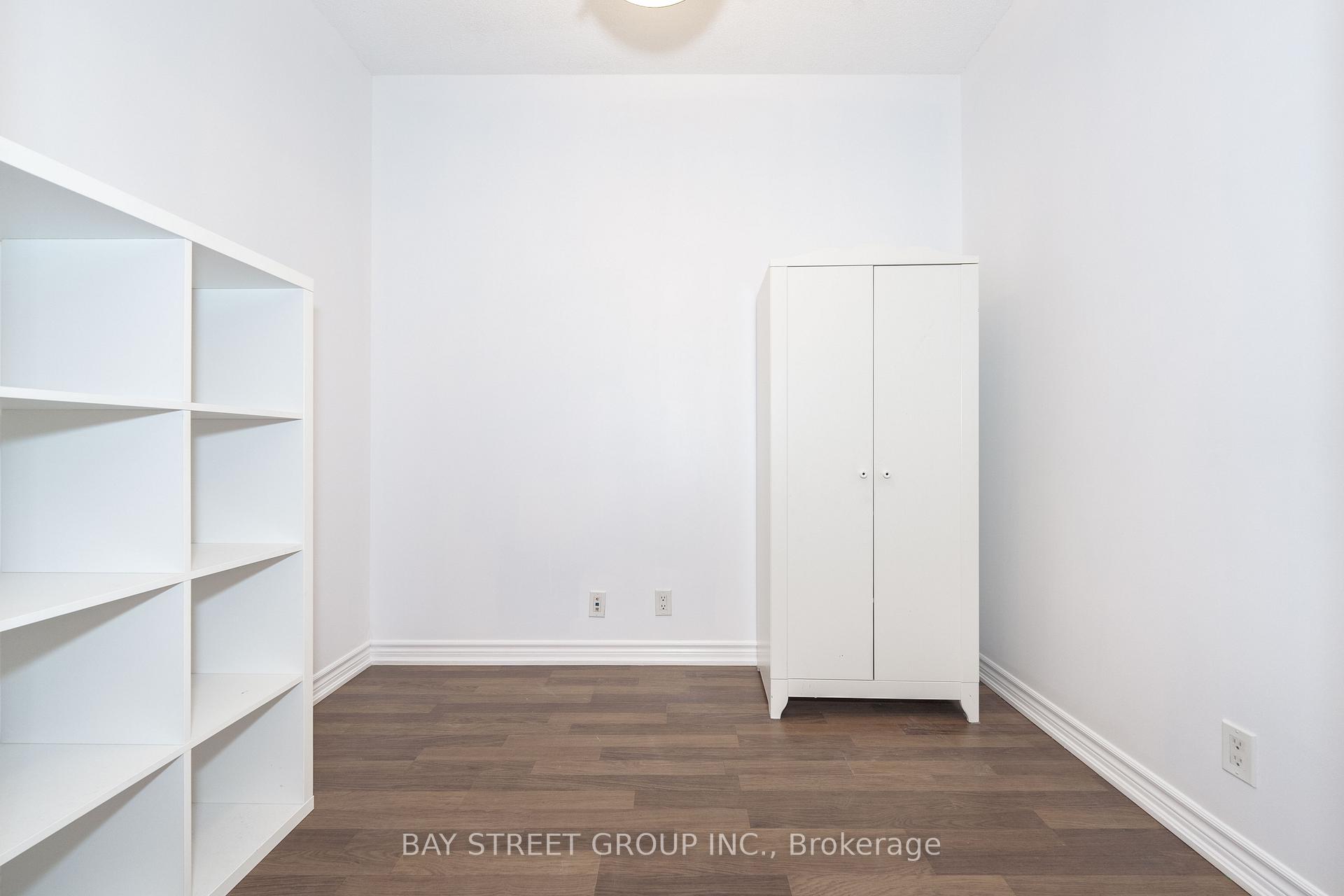Photo 10 of Unit 1406, 9225 Jane Street, Vaughan, Maple — HOMEH