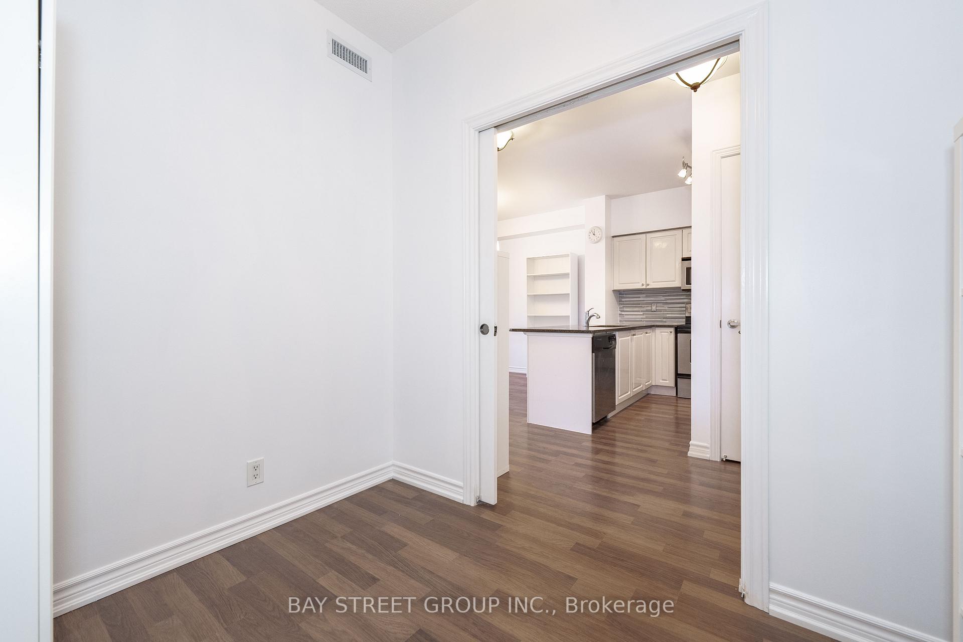 Photo 11 of Unit 1406, 9225 Jane Street, Vaughan, Maple — HOMEH