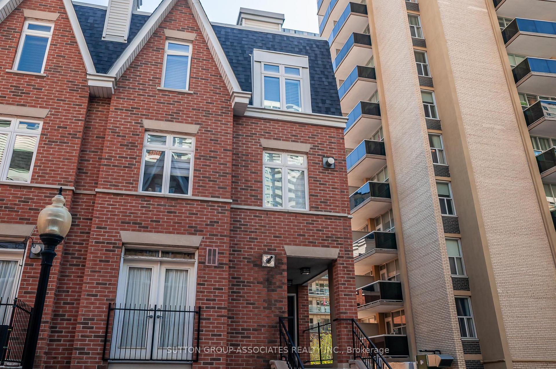 Photo 2 of Unit 28, 100 Redpath Avenue, Toronto, Mount Pleasant West — HOMEH