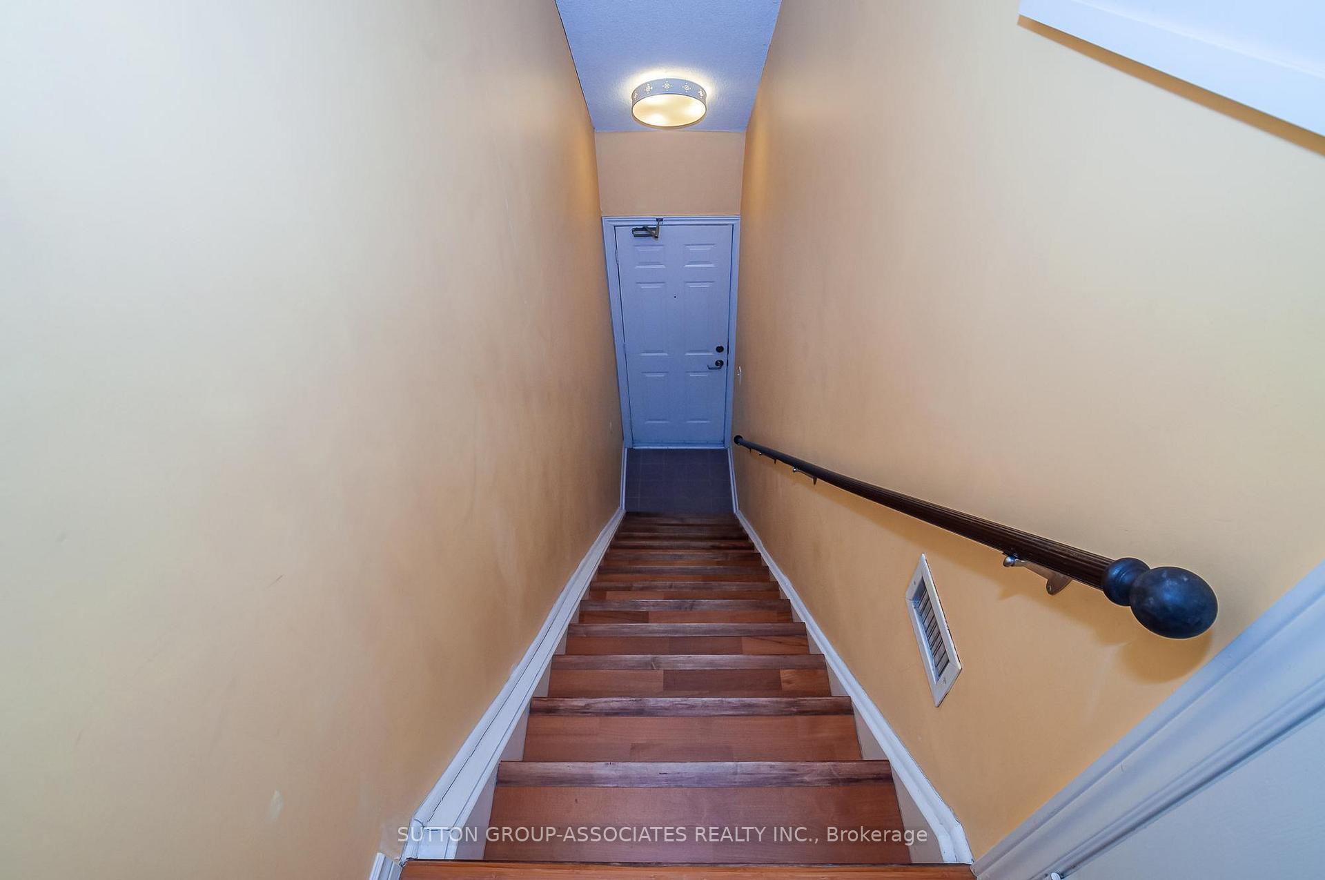 Photo 4 of Unit 28, 100 Redpath Avenue, Toronto, Mount Pleasant West — HOMEH