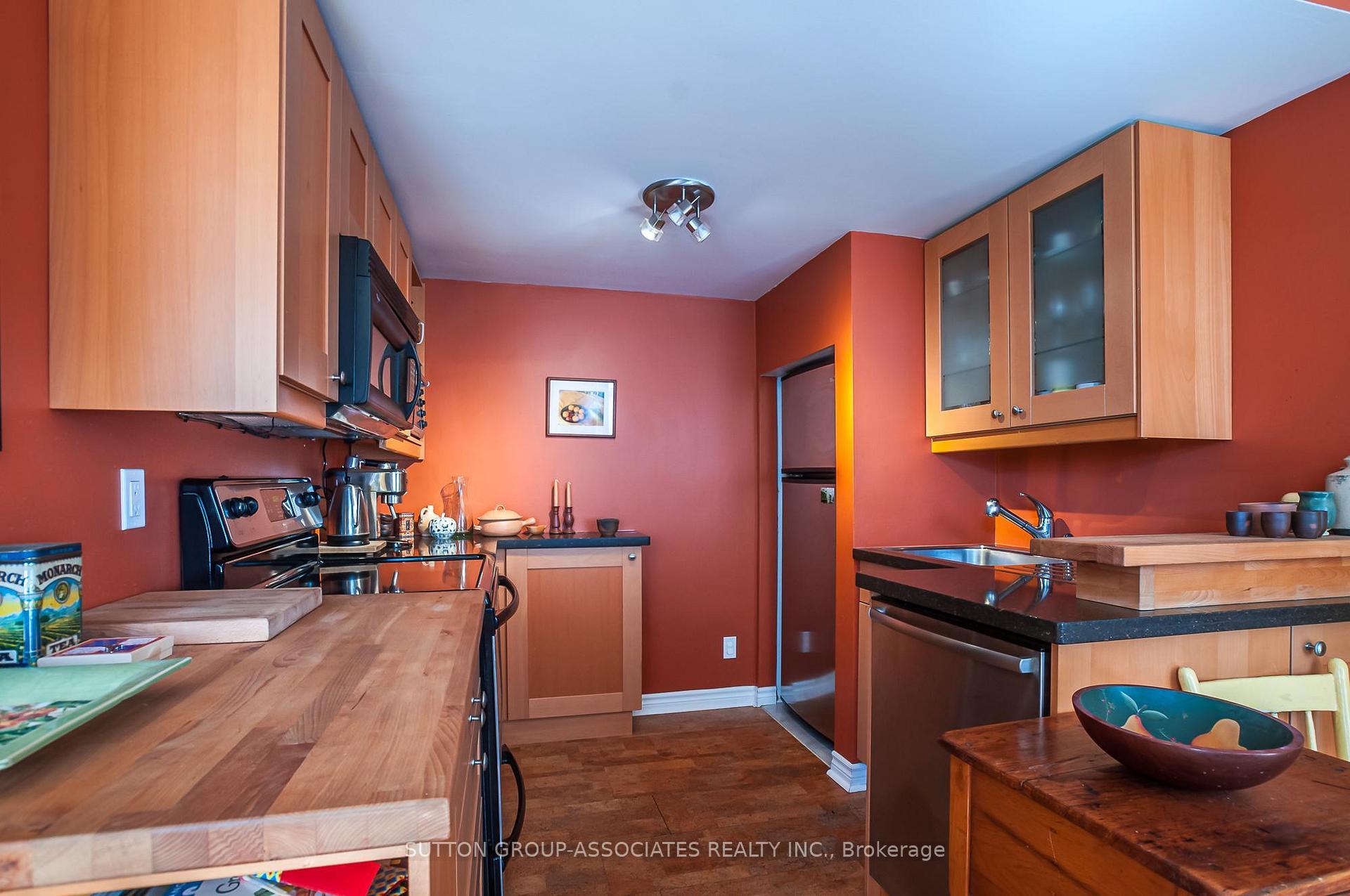 Photo 12 of Unit 28, 100 Redpath Avenue, Toronto, Mount Pleasant West — HOMEH