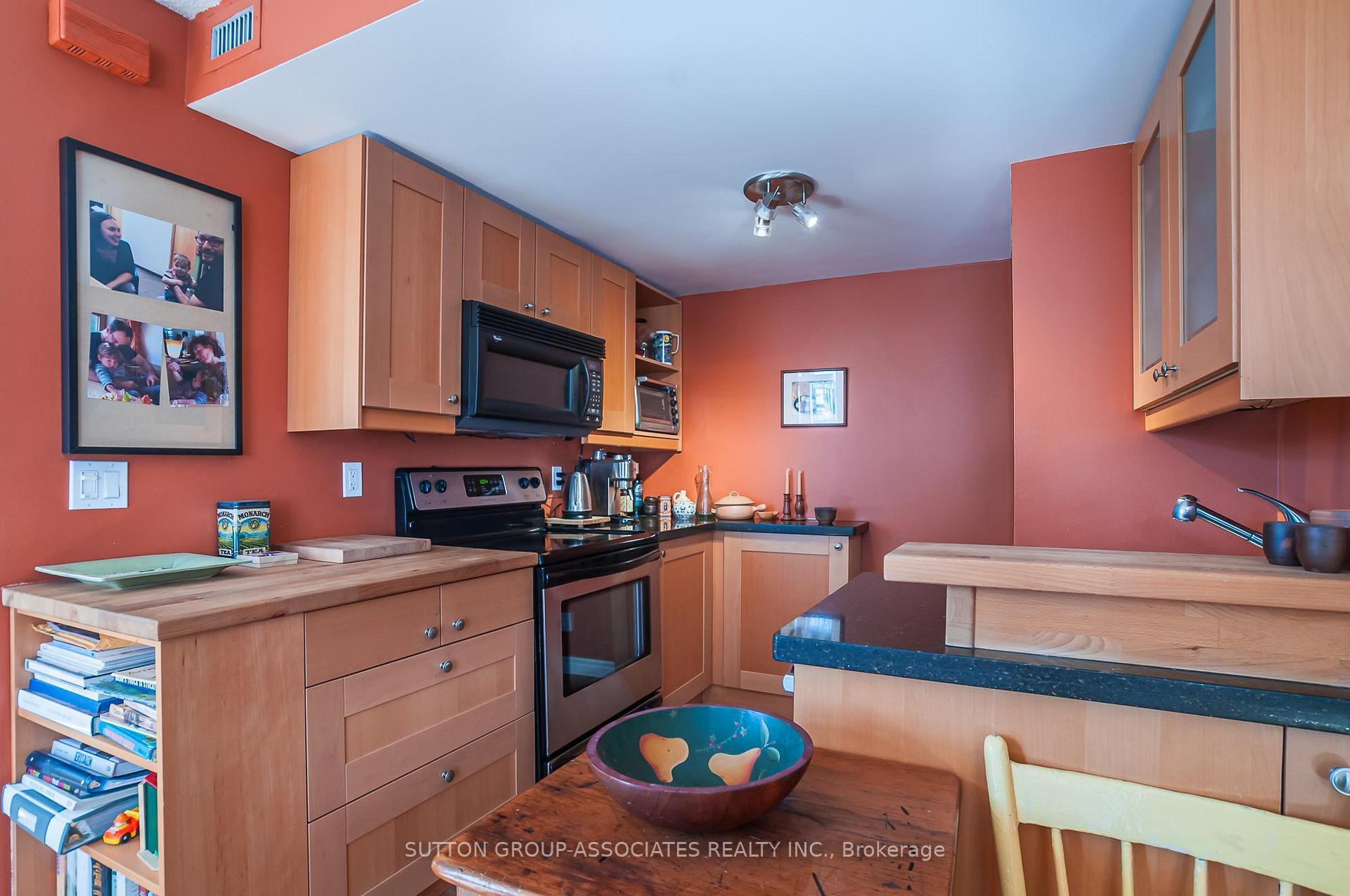 Photo 13 of Unit 28, 100 Redpath Avenue, Toronto, Mount Pleasant West — HOMEH