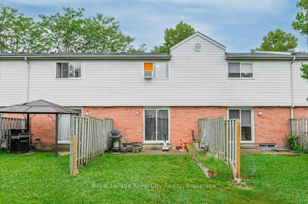 Photo 3 of Unit 8, 40 Imperial Road N, Guelph, Willow West/Sugarbush/West Acres — HOMEH