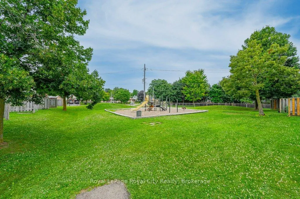 Photo 5 of Unit 8, 40 Imperial Road N, Guelph, Willow West/Sugarbush/West Acres — HOMEH