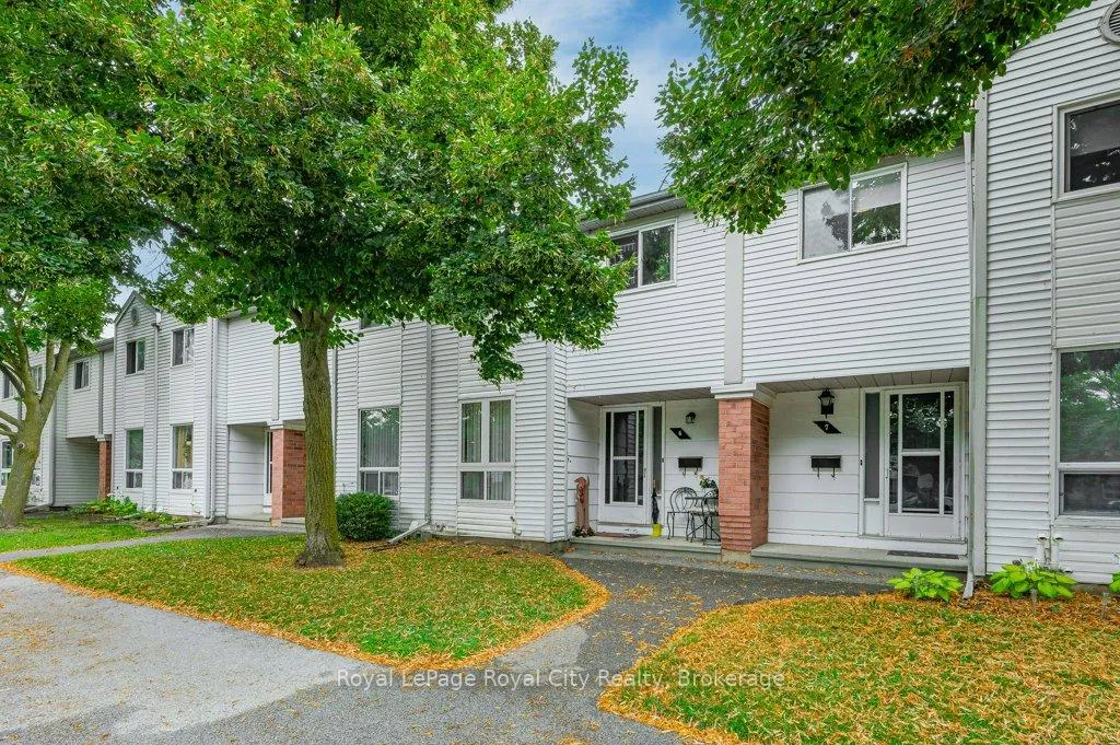 Front of Unit 6, 40 Imperial Road N