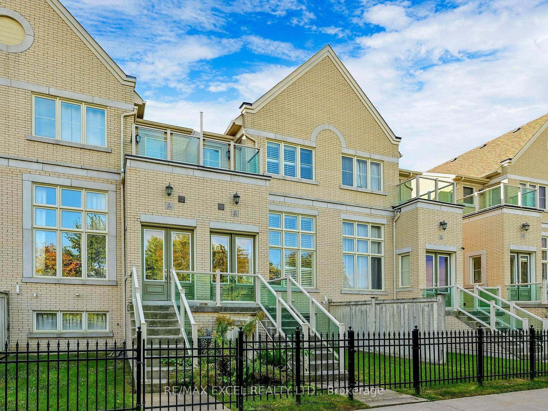 Photo 21 of 41 Victor Herbert Way, Markham, Cathedraltown — HOMEH